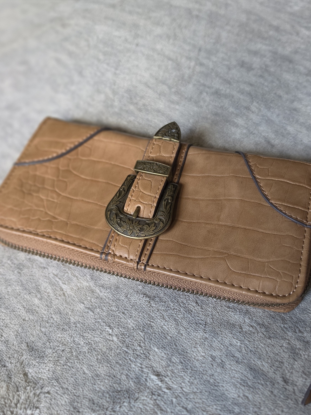 Jessica Simpson Daphne wallet western-style buckle